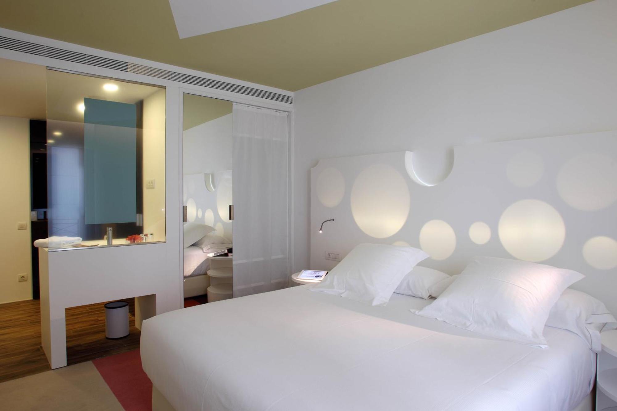 Room Mate Pau, Barcelona — Photos 3